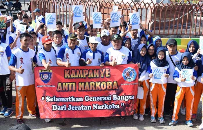 Polres Pamekasan Ajak Ribuan Pelajar Kampanye Anti Narkoba Polres Pamekasan Ajak Ribuan Pelajar Kampanye Anti Narkoba