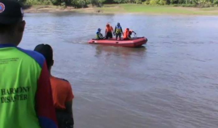 Penambang Pasir Ilegal Asal Jombang Tenggelam di Sungai Bengawan Solo Penambang Pasir Ilegal Asal Jombang Tenggelam di Sungai Bengawan Solo