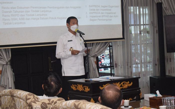 Rakor dengan KPK, Bupati Yuhronur Komitmen Cegah Korupsi di Lamongan Rakor dengan KPK, Bupati Yuhronur Komitmen Cegah Korupsi di Lamongan