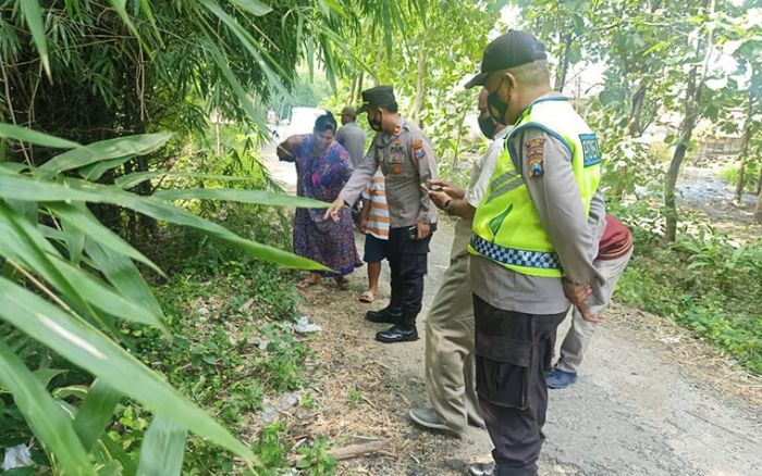 Astaghfirullah, Sesosok Bayi Ditemukan Tergeletak di Pinggir Jalan Desa Banjaragung Tuban Astaghfirullah, Sesosok Bayi Ditemukan Tergeletak di Pinggir Jalan Desa Banjaragung Tuban