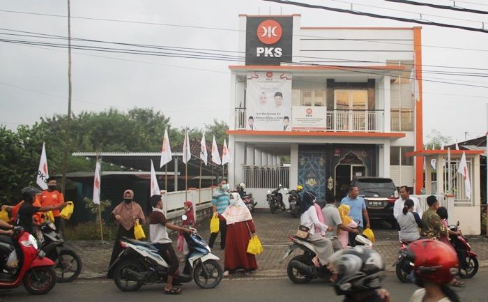 Kantor DPD PKS Mojokerto Buka Posko Takjil Gratis Selama Ramadan Kantor DPD PKS Mojokerto Buka Posko Takjil Gratis Selama Ramadan