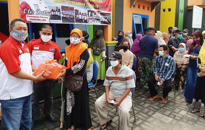Lira Sidoarjo Bagikan 250 Paket Sembako ke Warga Terdampak Covid-19 Lira Sidoarjo Bagikan 250 Paket Sembako ke Warga Terdampak Covid-19