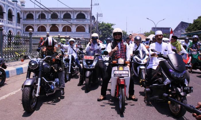 Pawai Motor Sarungan Warnai Peringatan Hari Santri Nasional di Kota Pasuruan Pawai Motor Sarungan Warnai Peringatan Hari Santri Nasional di Kota Pasuruan