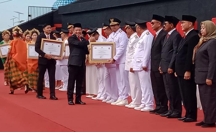 Sidoarjo Raih Penghargaan Pemda Kinerja Terbaik Nasional, Gus Muhdlor: Kawal Terus Kinerja Pemkab Sidoarjo Raih Penghargaan Pemda Kinerja Terbaik Nasional, Gus Muhdlor: Kawal Terus Kinerja Pemkab