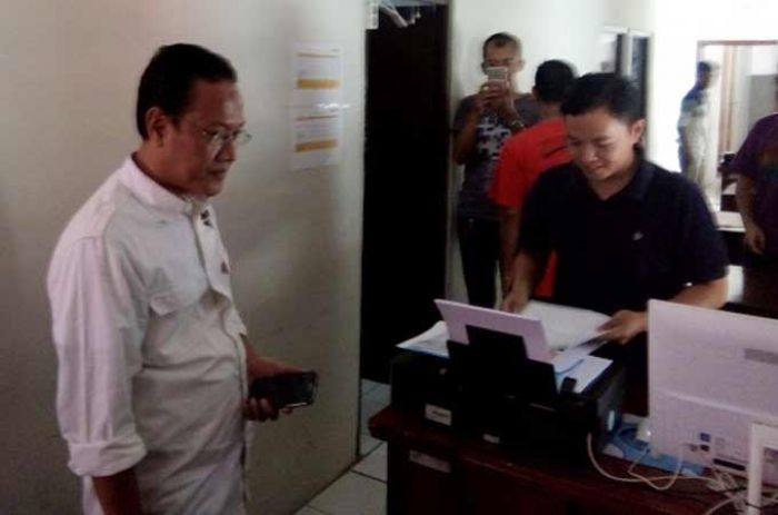 Gus Ipul Dilaporkan ke Panwas oleh Warga Lamongan Gus Ipul Dilaporkan ke Panwas oleh Warga Lamongan