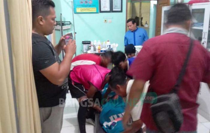Tiga Pemain Bola di Tuban Tersambar Petir: 1 Meninggal Dunia, 2 Tuli Tiga Pemain Bola di Tuban Tersambar Petir: 1 Meninggal Dunia, 2 Tuli