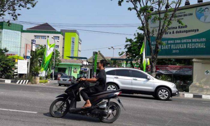 Dokter RSUD Gresik Nyambi dan Merangkap Saat Jam Dinas Harus Ditertibkan Dokter RSUD Gresik Nyambi dan Merangkap Saat Jam Dinas Harus Ditertibkan