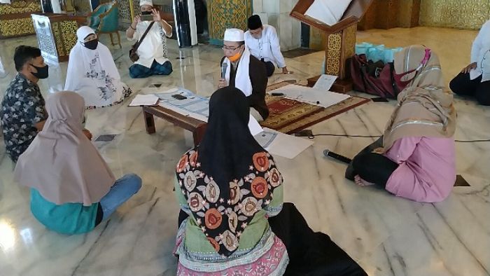 Lagi, Lima Milenial Ikrar Syahadat di Masjid Al-Akbar Surabaya