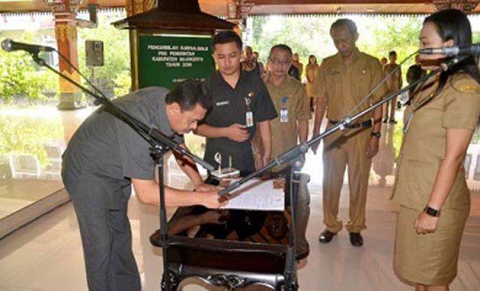 160 PNS Mojokerto Lakukan Sumpah Jabatan 160 PNS Mojokerto Lakukan Sumpah Jabatan