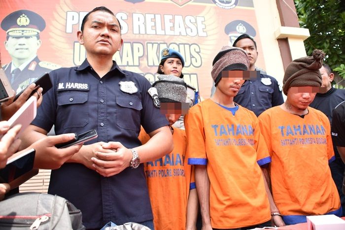 Polresta Sidoarjo Ciduk 3 Pelaku Pencurian di Tiga Lokasi Polresta Sidoarjo Ciduk 3 Pelaku Pencurian di Tiga Lokasi