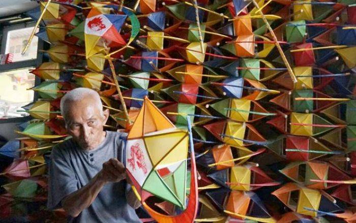 Tak Peduli Usia, Kakek 71 Tahun di Jombang Tetap Tekuni Kerajinan Lampion Takbiran Tak Peduli Usia, Kakek 71 Tahun di Jombang Tetap Tekuni Kerajinan Lampion Takbiran