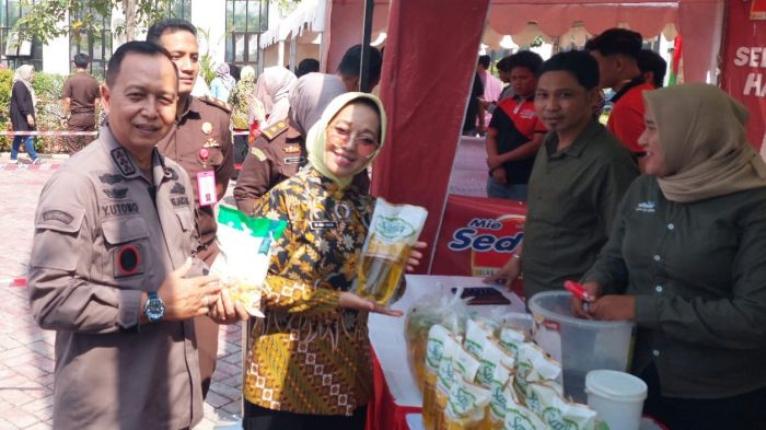 Peringati Harlah Kejaksaan ke-80, Kejari Gresik Gelar Pasar Murah Peringati Harlah Kejaksaan ke-80, Kejari Gresik Gelar Pasar Murah