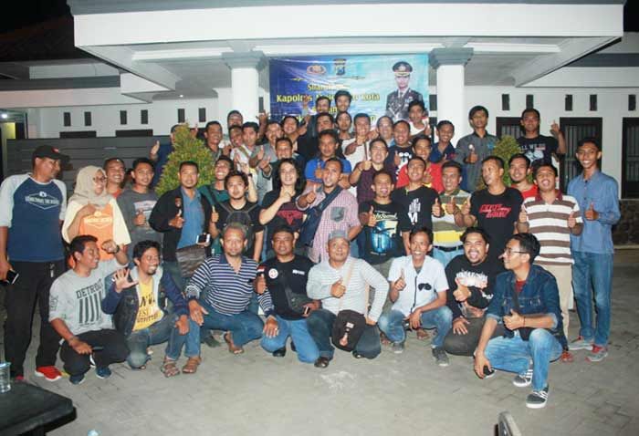 Kapolres Mojokerto Kota Jalin Komunikasi dengan Awak Media dan Netizen Kapolres Mojokerto Kota Jalin Komunikasi dengan Awak Media dan Netizen