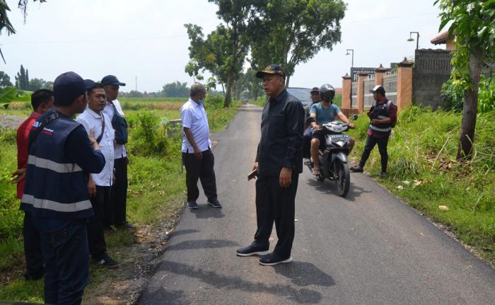 Sidak, Anggota DPRD Kabupaten Kediri Geram Proyek Jalan Dikerjakan Asal-asalan