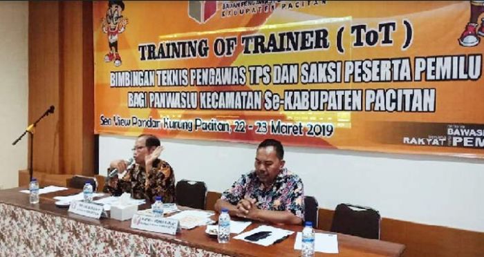 Bawaslu Pacitan Gelar Bimtek pada Panwascam Bawaslu Pacitan Gelar Bimtek pada Panwascam