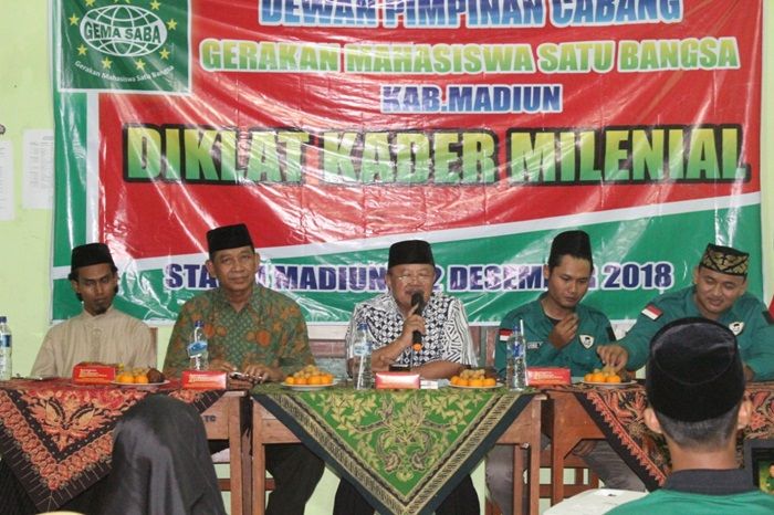 Diapresiasi Kader Milenial, Mbah Tarom Didaulat Launching Relawan GMM