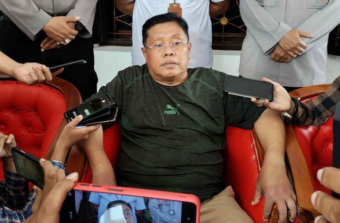 Pernah Mesra, Begini Ungkapan Hati Wali Kota Blitar Santoso Usai Penangkapan Samanhudi Pernah Mesra, Begini Ungkapan Hati Wali Kota Blitar Santoso Usai Penangkapan Samanhudi