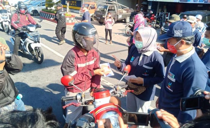 Usung Slogan "Ojo Kendor", Pemkab Ngawi Terus Tegakkan Protokol Kesehatan Usung Slogan "Ojo Kendor", Pemkab Ngawi Terus Tegakkan Protokol Kesehatan