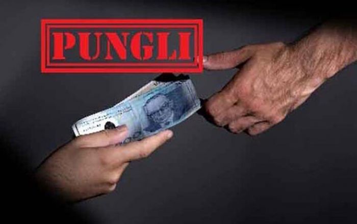 Lurah Garum Terciduk Saat Lakukan Pungli terhadap Warganya Lurah Garum Terciduk Saat Lakukan Pungli terhadap Warganya