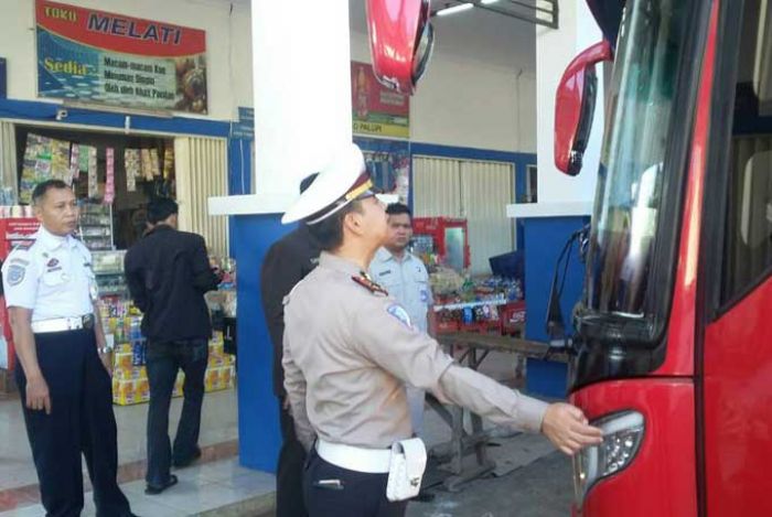 Kedatangan Pemudik di Terminal Pacitan Belum Ada Peningkatan Signifikan Kedatangan Pemudik di Terminal Pacitan Belum Ada Peningkatan Signifikan