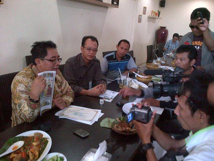 BUMD Gresik Migas Bantah Terlibat Kasus Fuad Amin BUMD Gresik Migas Bantah Terlibat Kasus Fuad Amin