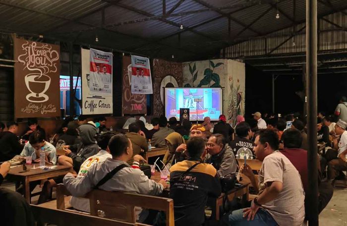 Debat Publik Pertama Pilkada Nganjuk 2024, Relawan Paslon Nomor Urut 1 Gelar Nobar Debat Publik Pertama Pilkada Nganjuk 2024, Relawan Paslon Nomor Urut 1 Gelar Nobar