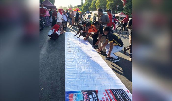 Ratusan Relawan Jokowi di Tuban Galang Tanda Tangan