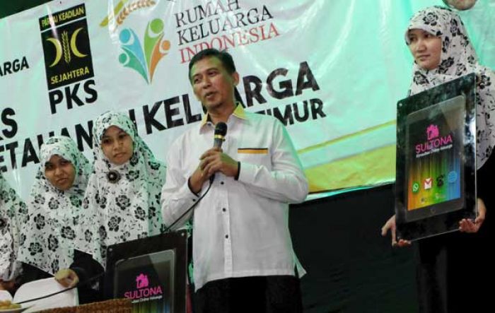 Tekan Angka Perceraian, PKS Jatim Luncurkan Layanan Konsultasi Online Keluarga Tekan Angka Perceraian, PKS Jatim Luncurkan Layanan Konsultasi Online Keluarga
