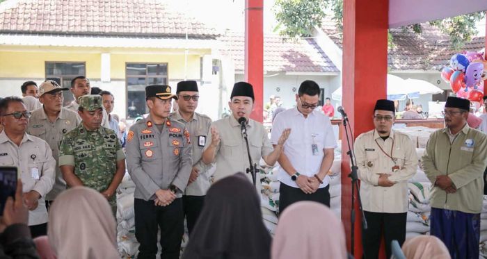 Penyaluran 8.000 Ton Beras Dimulai, Bupati Jember Minta Warga Ikut Awasi Bantuan