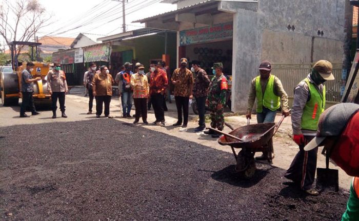 Gus Muhdlor Minta Camat Serap Dana PIWK untuk Perbaikan Jalan Rusak