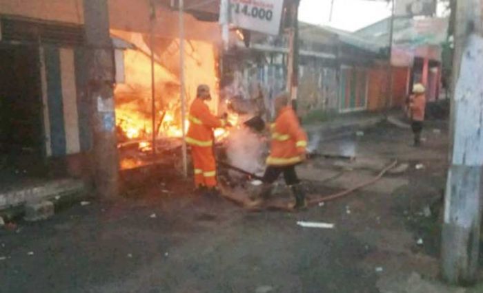Toko Sepeda di Lawang Malang Terbakar Ludes