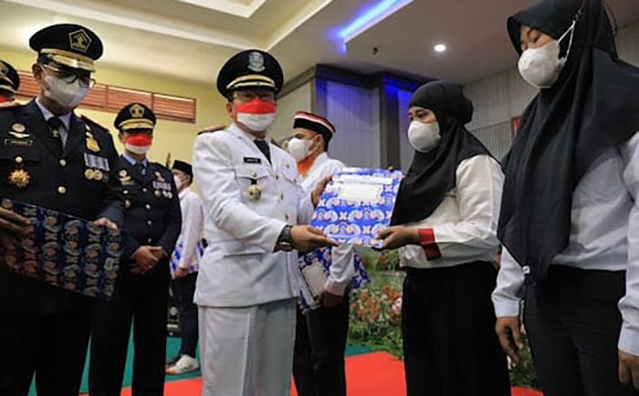 16.659 Narapidana di Jatim Dapat Remisi Umum Kemerdekaan RI, 522 Orang Langsung Bebas 16.659 Narapidana di Jatim Dapat Remisi Umum Kemerdekaan RI, 522 Orang Langsung Bebas
