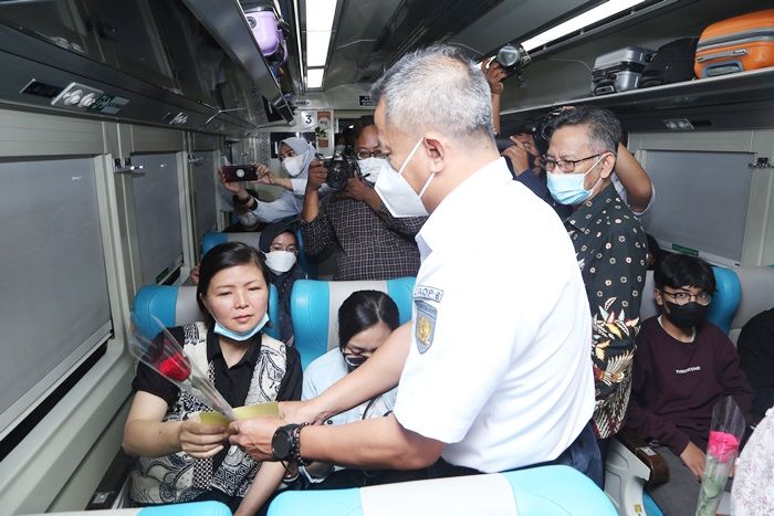 14 Stasiun PT KAI Daop 8 Surabaya Gelar Kampanye Cegah Tindak Kekerasan Seksual 14 Stasiun PT KAI Daop 8 Surabaya Gelar Kampanye Cegah Tindak Kekerasan Seksual