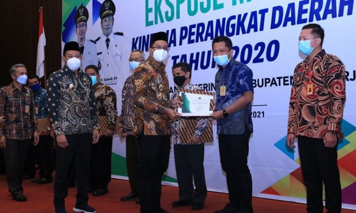 Gus Muhdlor Minta OPD Bersinergi Pulihkan Ekonomi Terdampak Pandemi Gus Muhdlor Minta OPD Bersinergi Pulihkan Ekonomi Terdampak Pandemi