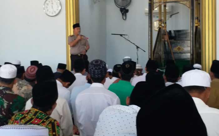 Salamatan di PP Al Muhajirin, Kapolres Bangkalan Ajak Semua Jajarannya Salamatan di PP Al Muhajirin, Kapolres Bangkalan Ajak Semua Jajarannya