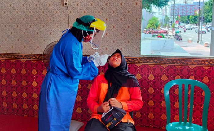 Perluas Testing, Satgas Buka Layanan Tes Antigen Gratis di Alun-Alun Kota Blitar