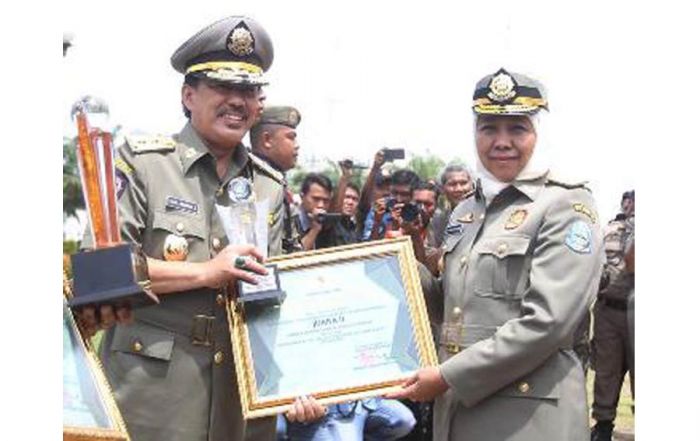 Ucapkan Belasungkawa, Gubernur Khofifah Tunjuk Sekda Achmad Zaini Jadi Plh Bupati Sidoarjo Ucapkan Belasungkawa, Gubernur Khofifah Tunjuk Sekda Achmad Zaini Jadi Plh Bupati Sidoarjo