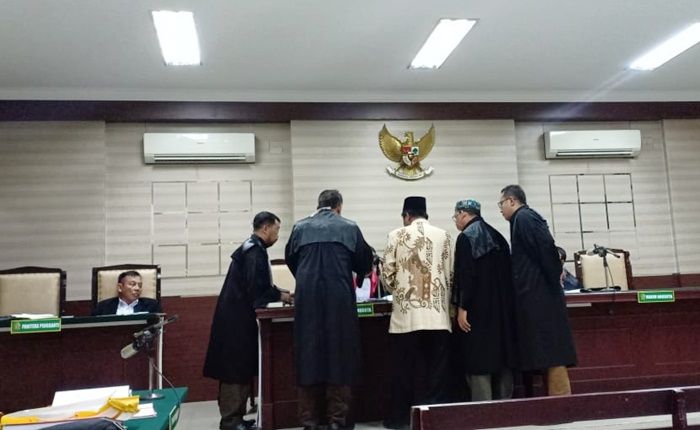 Sidang Kasus Korupsi Bunga Deposito Desa Pagerwojo Sidoarjo Ungkap Fakta Baru Sidang Kasus Korupsi Bunga Deposito Desa Pagerwojo Sidoarjo Ungkap Fakta Baru