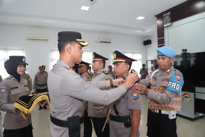 Pimpin Sertijab Kabag Ren dan Kapolsek, Kapolres Magetan Tegaskan Tingkatkan Kualitas Layanan Pimpin Sertijab Kabag Ren dan Kapolsek, Kapolres Magetan Tegaskan Tingkatkan Kualitas Layanan