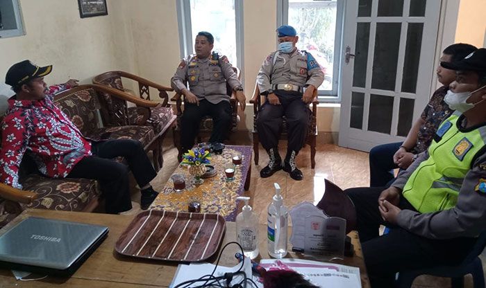 Antisipasi Penyebaran PMK, Polres Batu Terjunkan Bhabinkamtibmas untuk Sowan ke Peternak Antisipasi Penyebaran PMK, Polres Batu Terjunkan Bhabinkamtibmas untuk Sowan ke Peternak