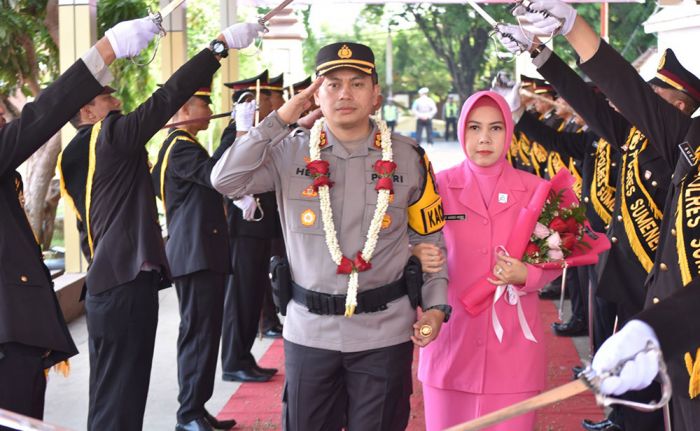 Mutasi Kapolres Sumenep, AKBP Henri Noveri Santoso Gantikan AKBP Edo Satya Kentriko Mutasi Kapolres Sumenep, AKBP Henri Noveri Santoso Gantikan AKBP Edo Satya Kentriko