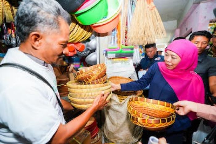 Khofifah Sambut Baik PP Penghapusan Kredit Macet yang Diteken Presiden Prabowo Khofifah Sambut Baik PP Penghapusan Kredit Macet yang Diteken Presiden Prabowo