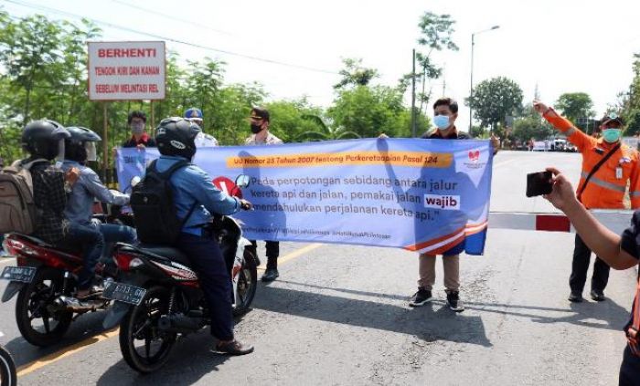 PT KAI Daop 9 Sosialisasi Rambu-Rambu Lalu Lintas
