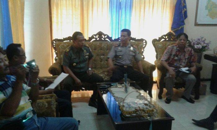 Danramil Bersama Muspika Tragah Hadiri Rakor P2KD 10 Desa Danramil Bersama Muspika Tragah Hadiri Rakor P2KD 10 Desa