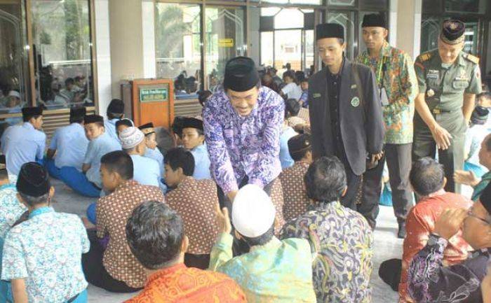 Ribuan Siswa SMP di Sidoarjo Doa Sukses UN di Masjid Agung