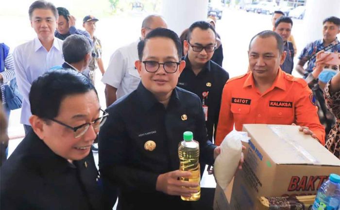 Pj Gubernur Jatim Terima 1.000 Paket Sembako dari Apindo untuk Masyarakat