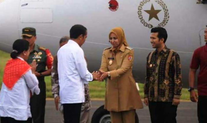 Bawaslu akan Kaji Video Bupati Faida Pakai Seragam Dinas saat Sambut Jokowi Kampanye Bawaslu akan Kaji Video Bupati Faida Pakai Seragam Dinas saat Sambut Jokowi Kampanye