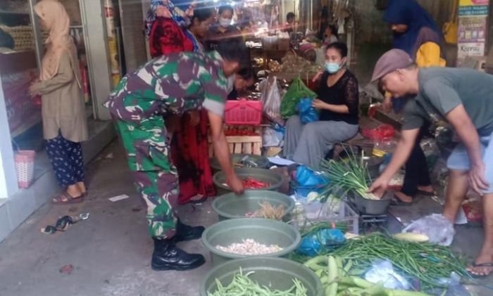 Babinsa Koramil Tandes Pantau Harga Sembako Babinsa Koramil Tandes Pantau Harga Sembako