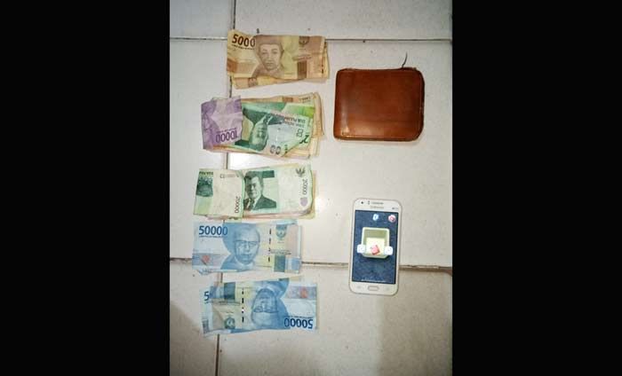 Polres Ngawi Ringkus Judi Dadu Pakai Aplikasi Hp Polres Ngawi Ringkus Judi Dadu Pakai Aplikasi Hp