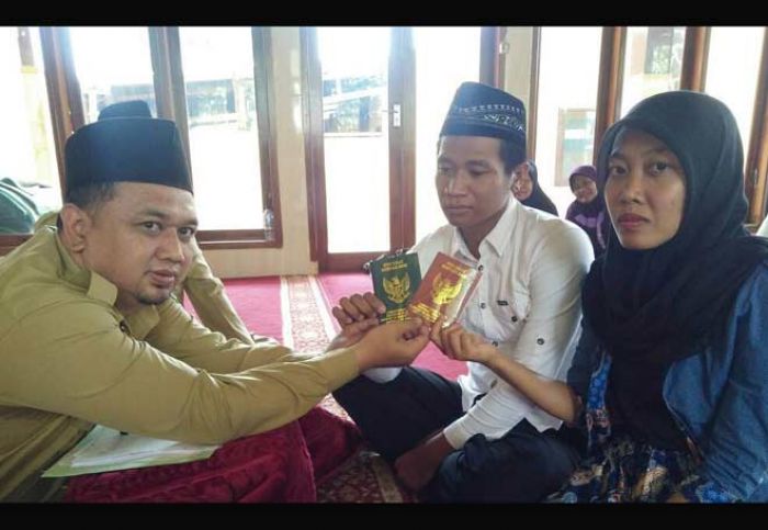 Mengharukan, Pernikahan Tahanan Mapolres Pasuruan Mengharukan, Pernikahan Tahanan Mapolres Pasuruan
